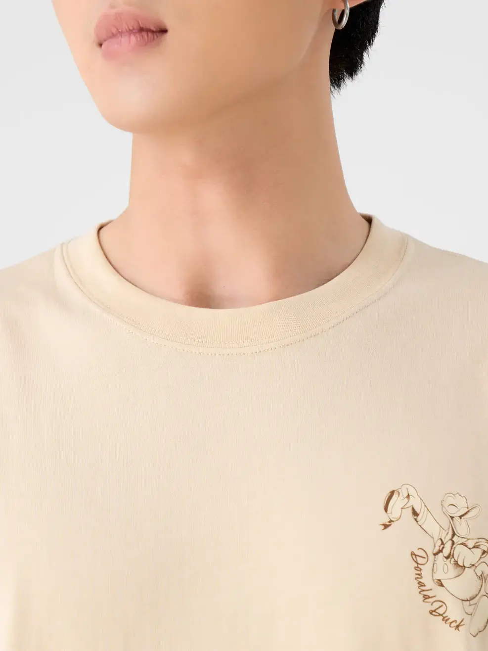 T-shirt Nam Regular Vịt Donald Vẽ Tay - Be - M