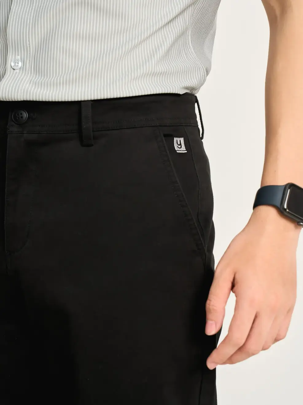 Quần Kaki Nam Regular Thêu Cạnh Túi - Đen - 29