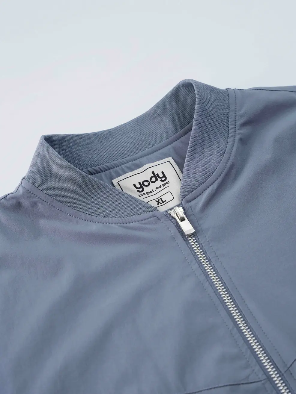 Áo Khoác Nam Bomber Bổ Ngực - Ghi - M