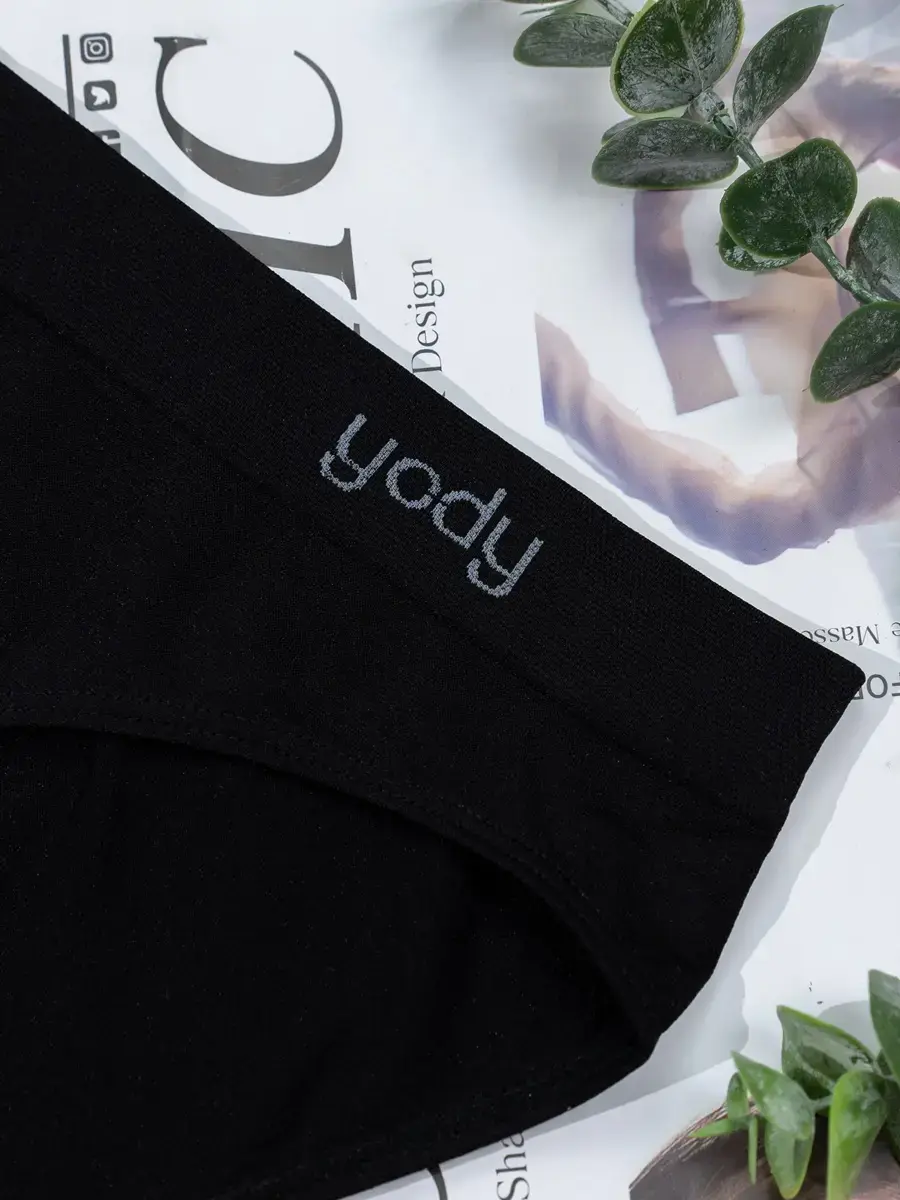 Quần lót nữ dệt liền mềm mại - Đen - M