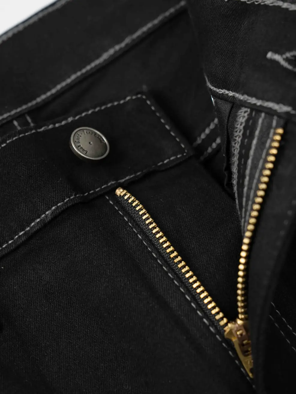 Quần Jeans Nam Slim Cafe Phối Chỉ Mác Da - Đen - 28