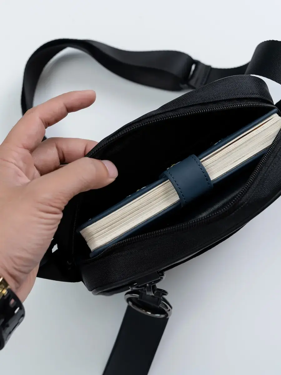 Túi unisex chống nước phối da - Đen