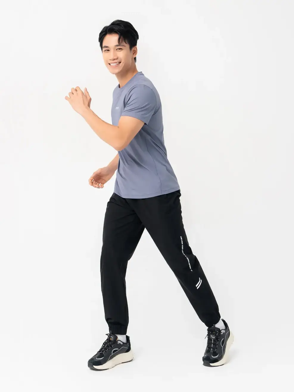 T-shirt Thể Thao Nam In Ngực Athletic - Ghi - M