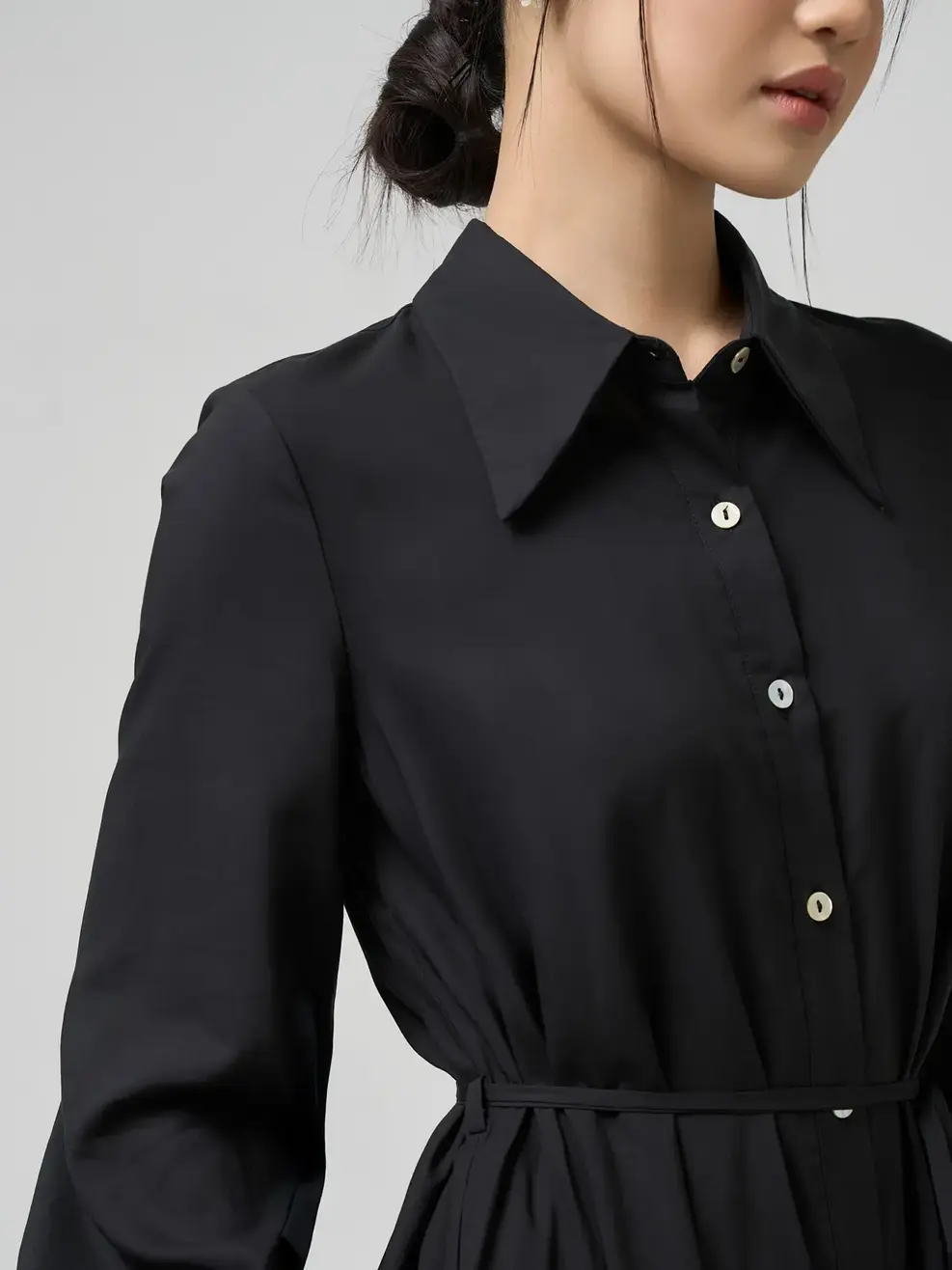 Váy Liền Cổ Đức Đai Eo Xòe Tâng 2 - Đen 001 - M