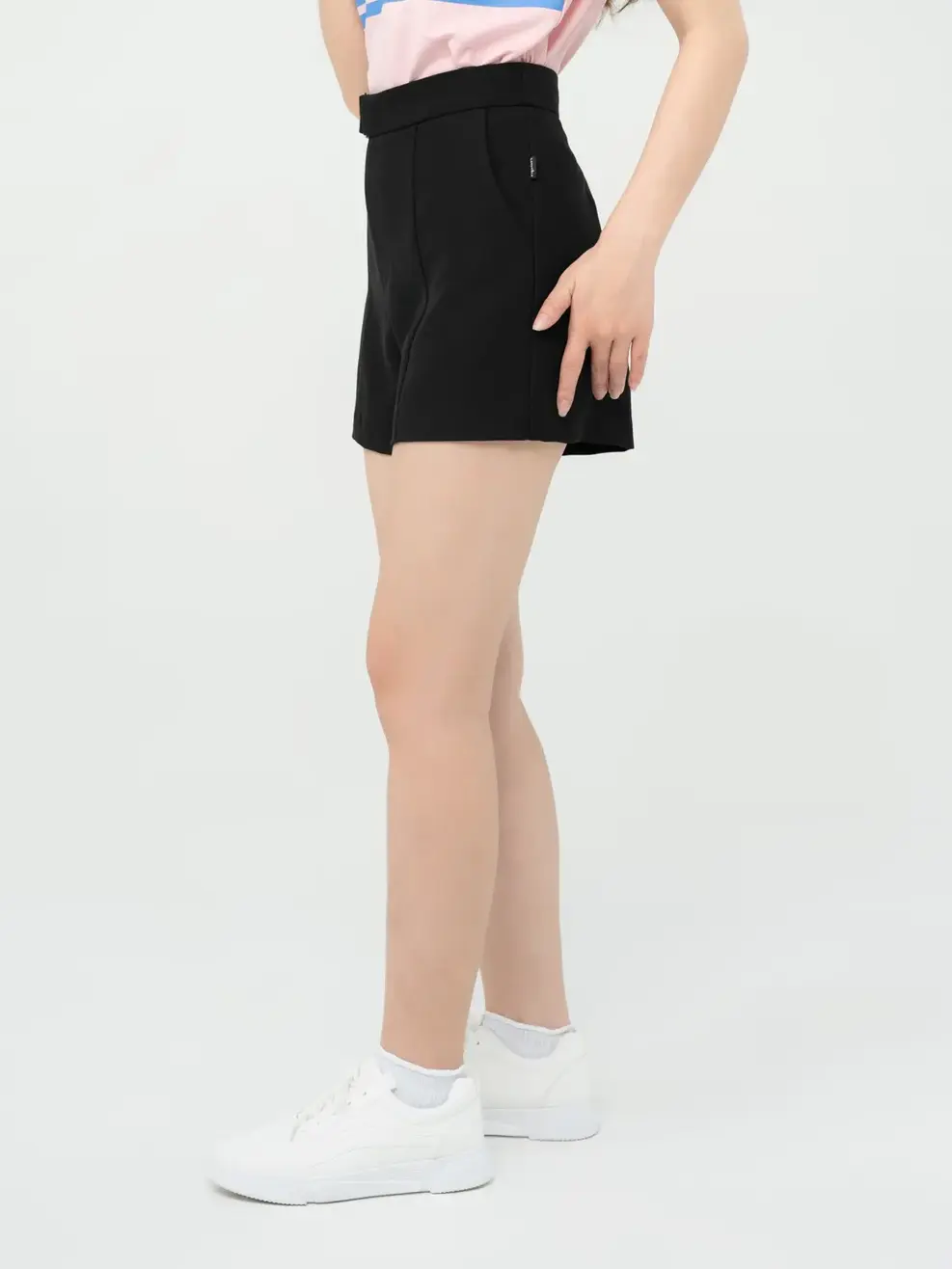 Quần Short Nữ Đai Cạp - Đen - S