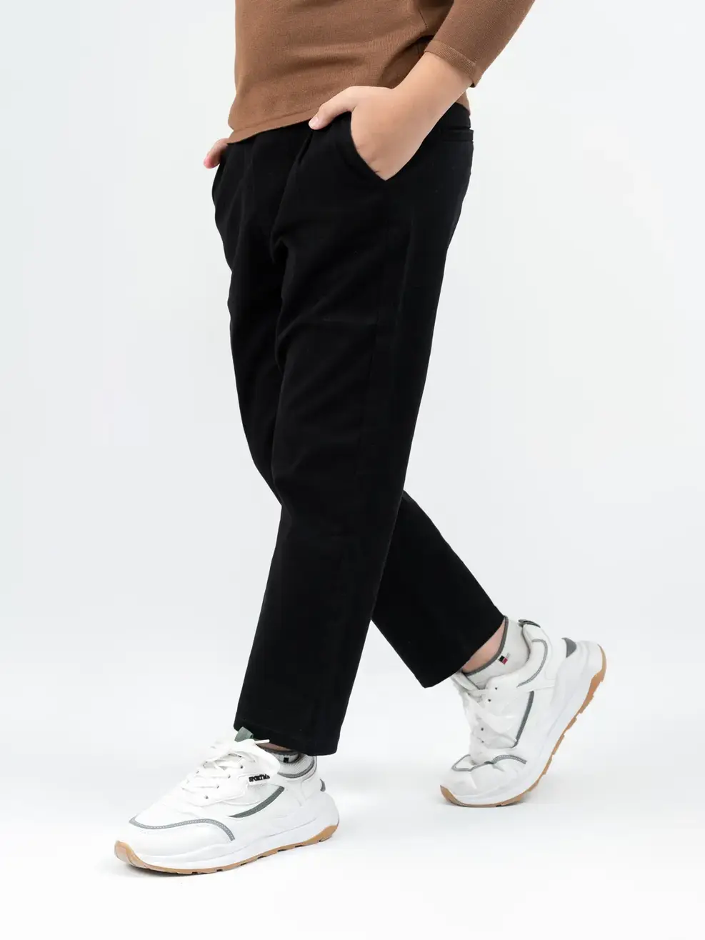 Quần Khaki trẻ em cạp chun túi cơi - Đen