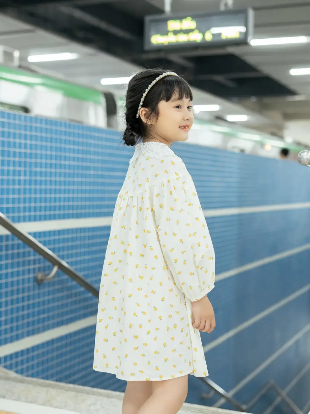 Đầm kid ren cổ buộc nơ - Be chấm bi - 2