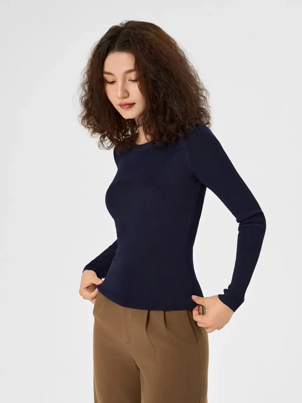 Áo Len Nữ Cổ Tròn Cơ Bản - Tím than - S