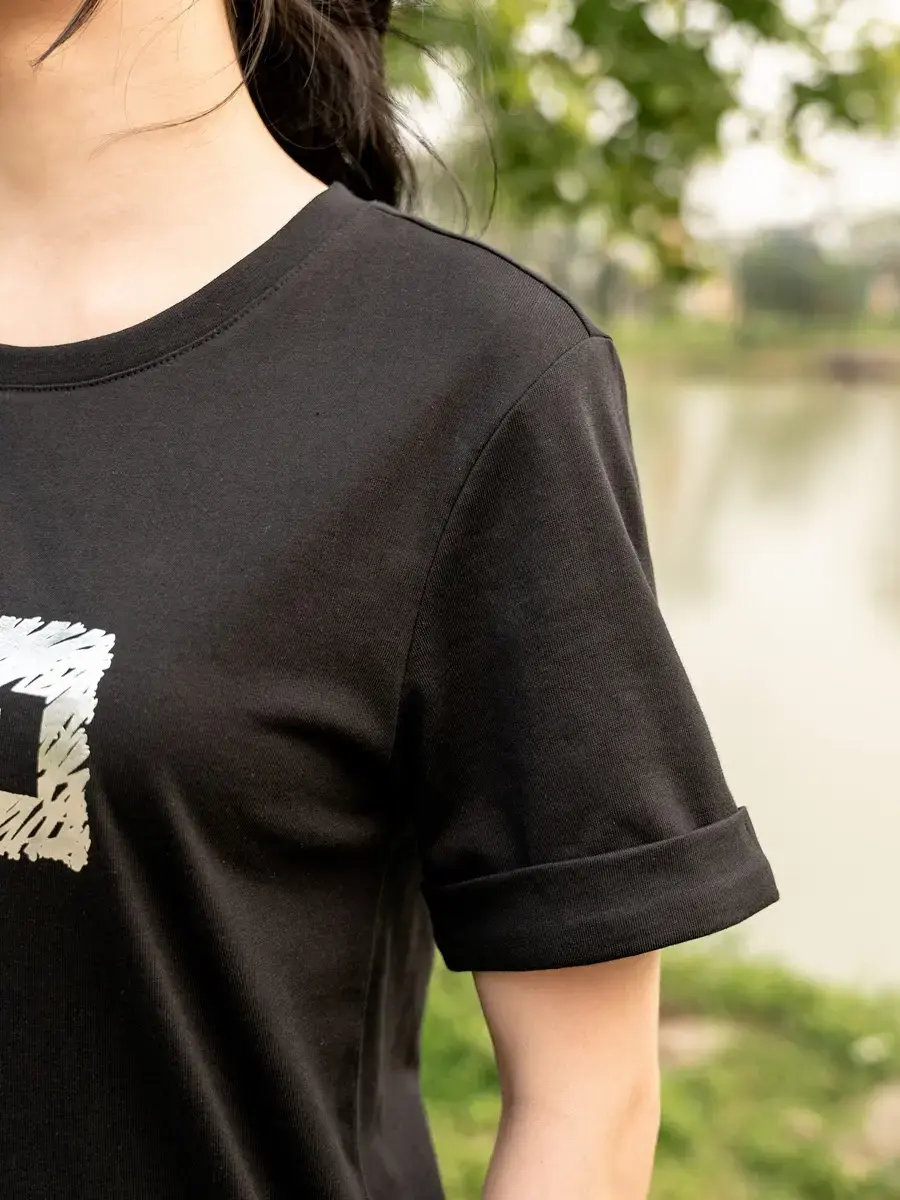 Áo thun nữ in QUEEN - Đen - L