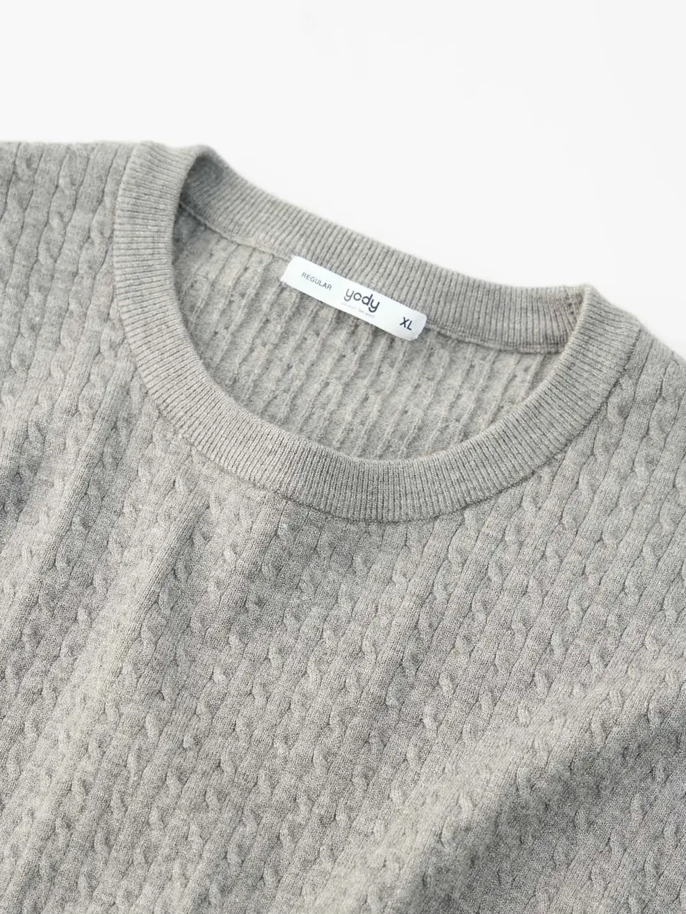 Áo Len Regular Cổ Tròn Vặn Thừng (alm7007) - Xám 026 - XL