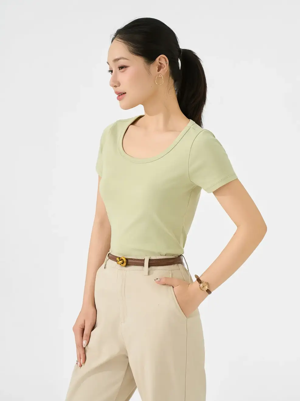 Áo Phông Nữ Slim Fit Cổ Rộng -  Xanh Lá 151 - S