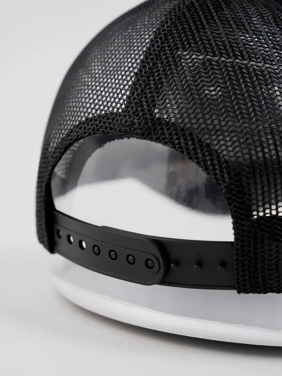 Mũ Lưỡi Trai Unisex Phối Lưới Thêu Logo - Đen - F