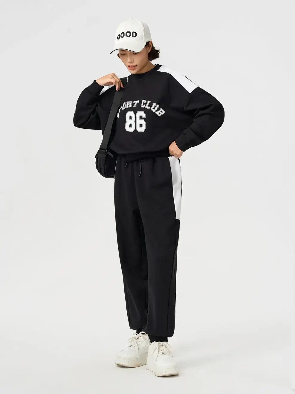 Bộ Đồ Nữ Cổ Tròn In Hình - Đen 001 - S