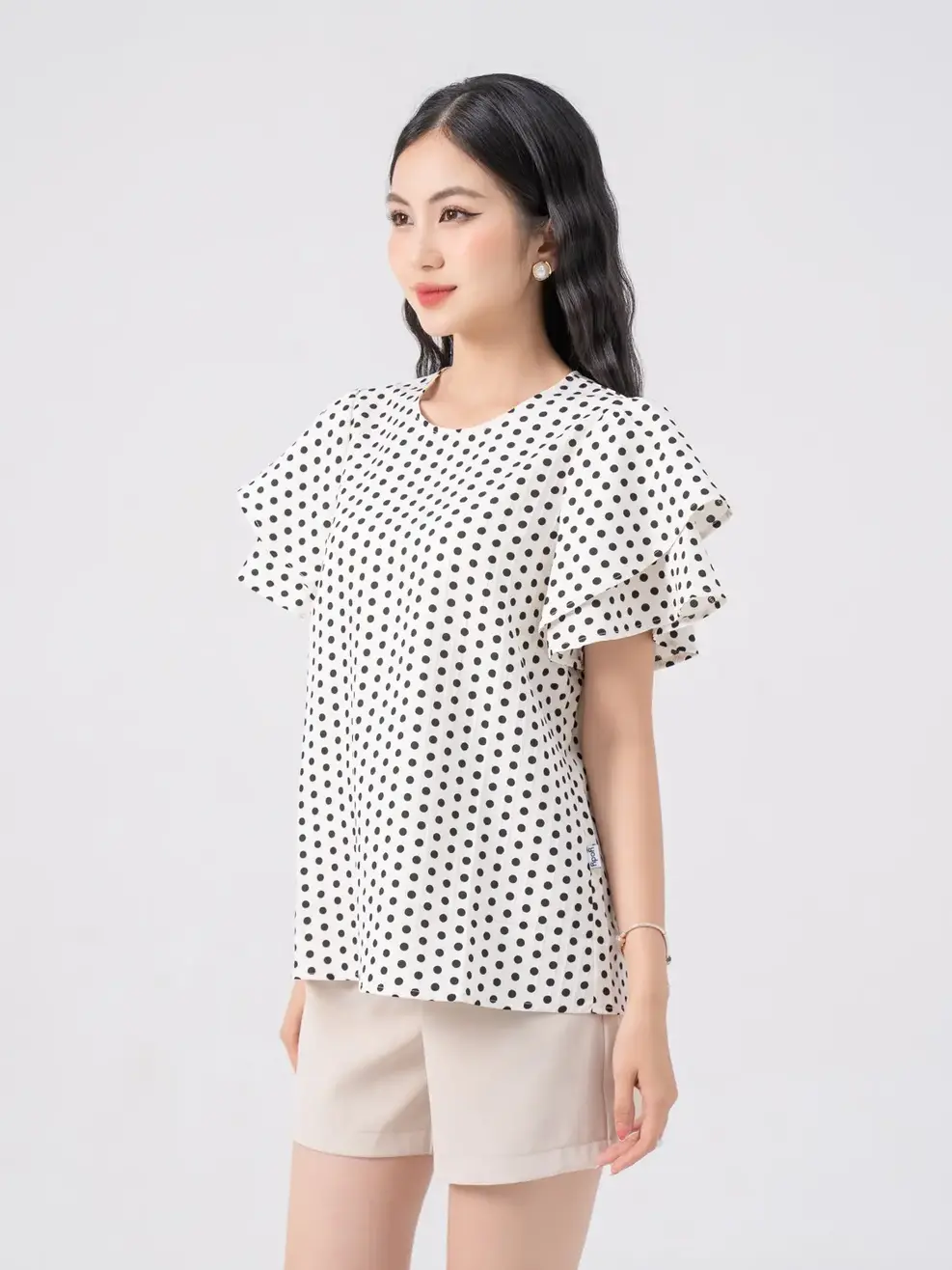 Áo Sơ Mi Tay Ngắn Nữ Tay Loe 2 Tầng - KEM BI ĐEN - S