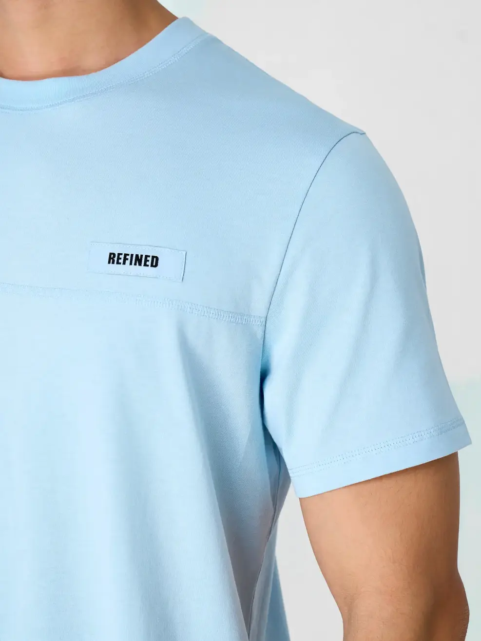 Áo Phông Nam Regular Mác Dệt in Chữ Ngực - Xanh da trời 045 - M