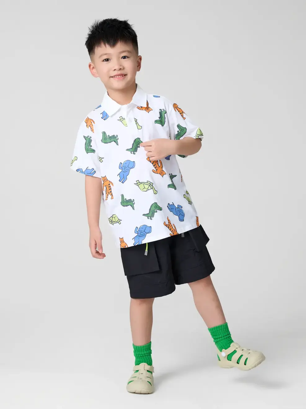 Quần Shorts Bé Trai Túi Hộp Khoá Phối - Đen 001 - 2-3