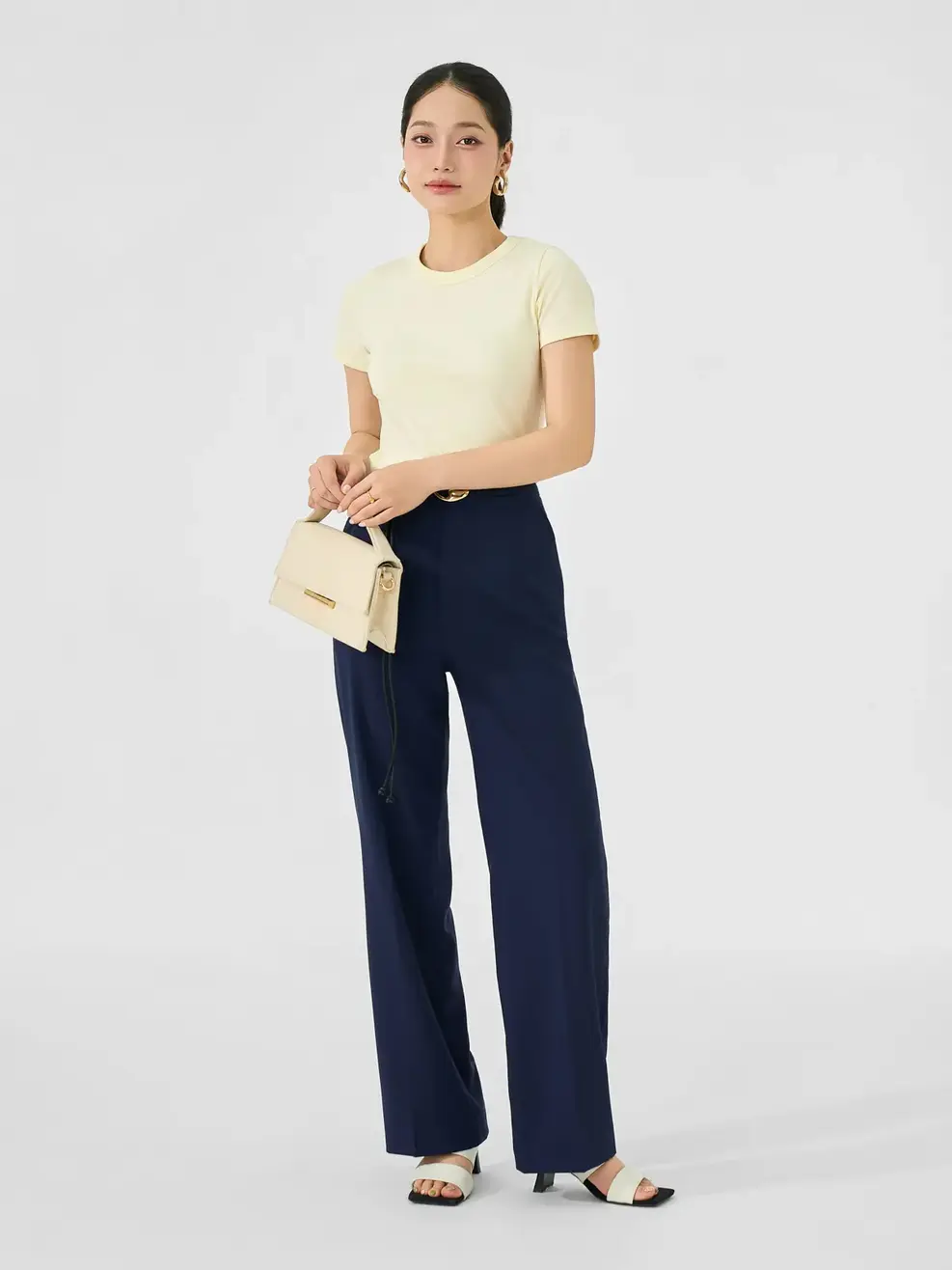 Áo Phông Nữ Slim Fit Cổ Tròn - Yellow 028 - S