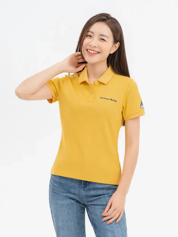 Polo Nữ Cafe Dệt Tổ Ong Mickey Phi Hành Gia - Vàng - S
