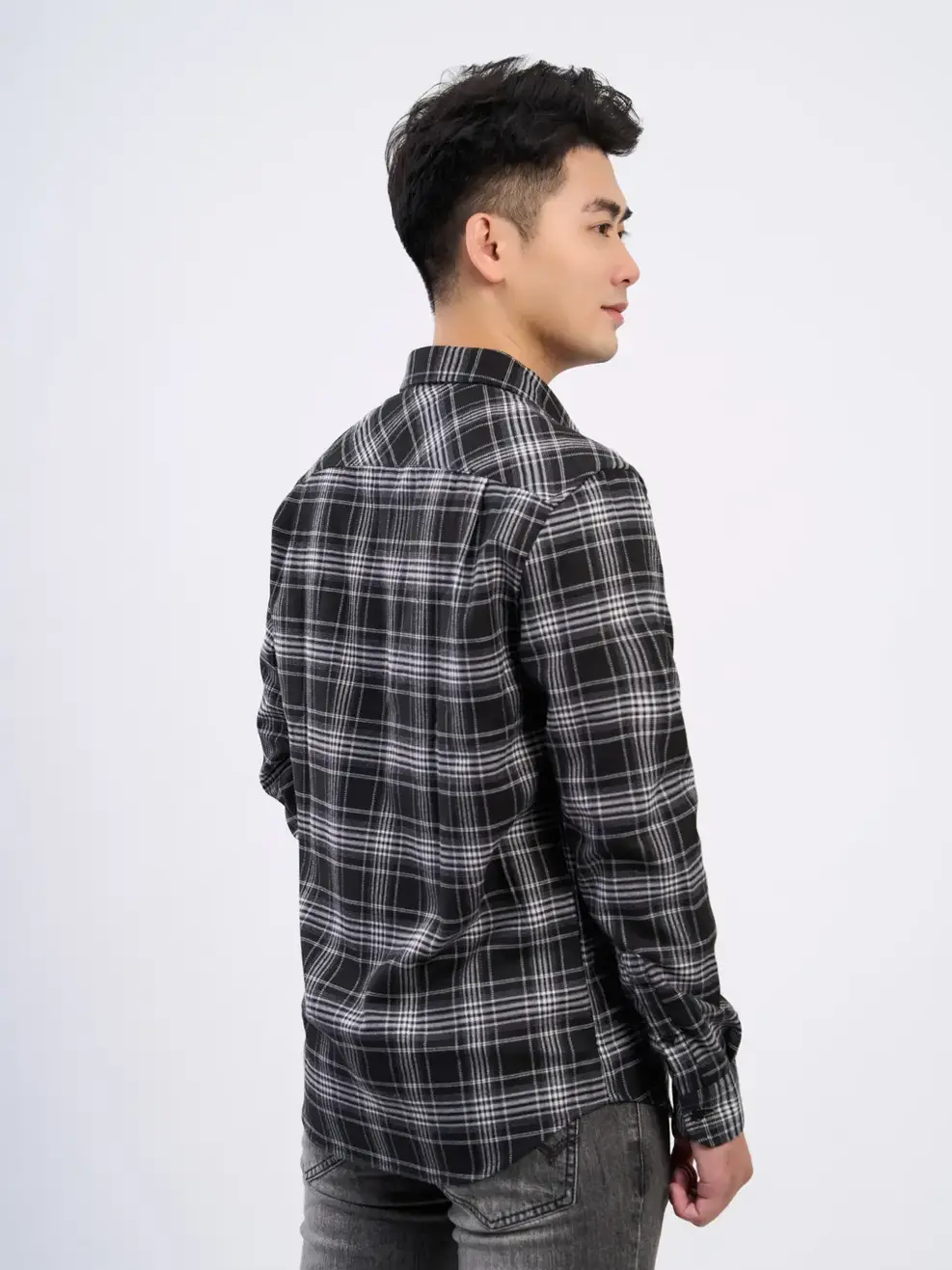 Sơ mi kẻ 2 túi ngực - Kẻ đen - L