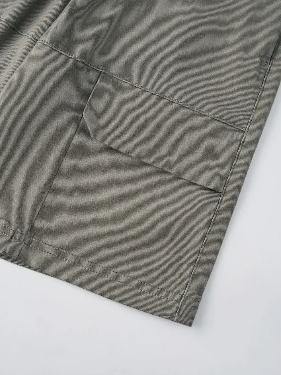Quần Shorts Kaki Bé Trai Túi Hậu Ốp - Xám 014 - 10-11