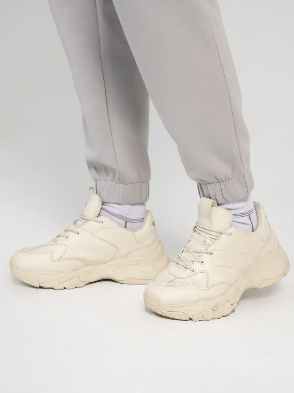 BỘ ĐÔNG NAM CHẤT NỈ UNIVERSAL SPORT - Ghi - M