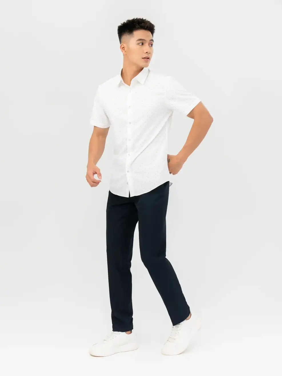 Sơ Mi Cộc Tay Nam Họa Tiết Nhí - Trắng - M