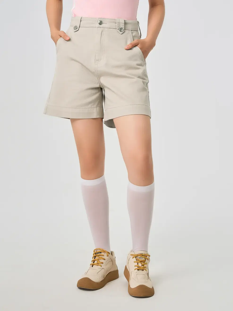 Quần Shorts Khaki Dáng A Đỉa Kẹp Cúc - Beige 074 - 26
