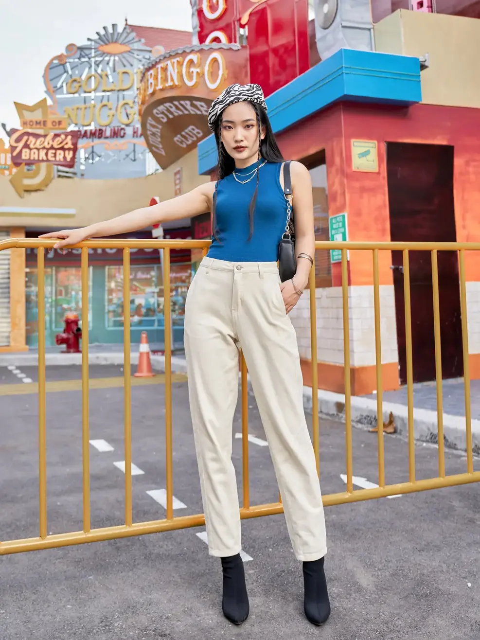 Quần khaki dáng boy túi dọc - Be sáng - 27