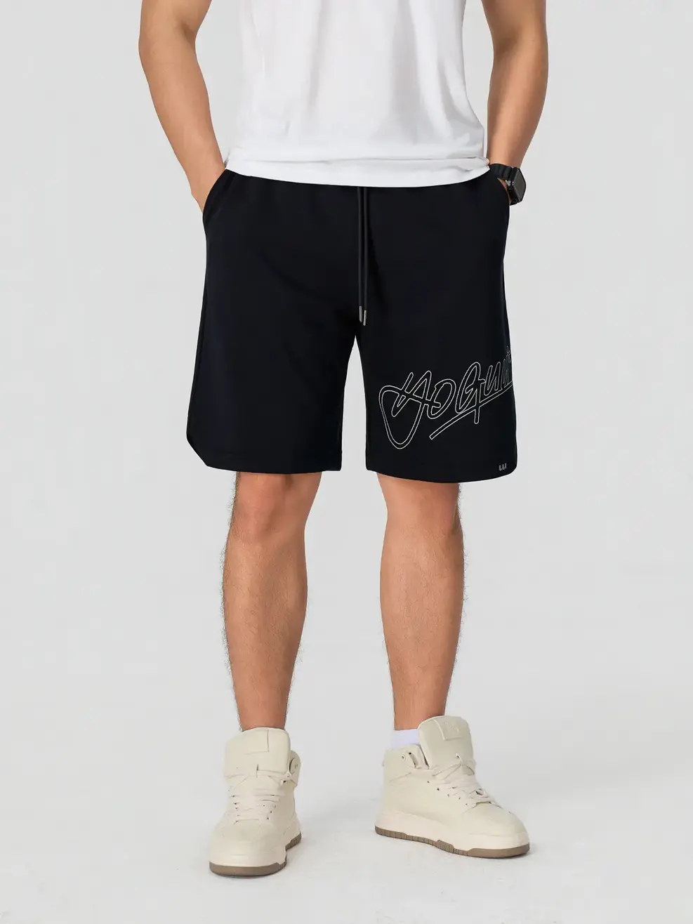 Quần Short Nỉ Graffiti Yoguu  - ĐEN 002 - S