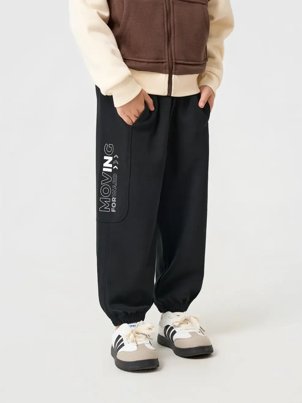 Quần Nỉ Kid Boy Moving Forward - ĐEN 002 - 110