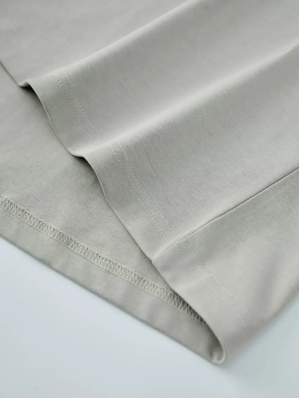 T-shirt Yoguu Logo Trước Ngực - Ghi nhạt - 0