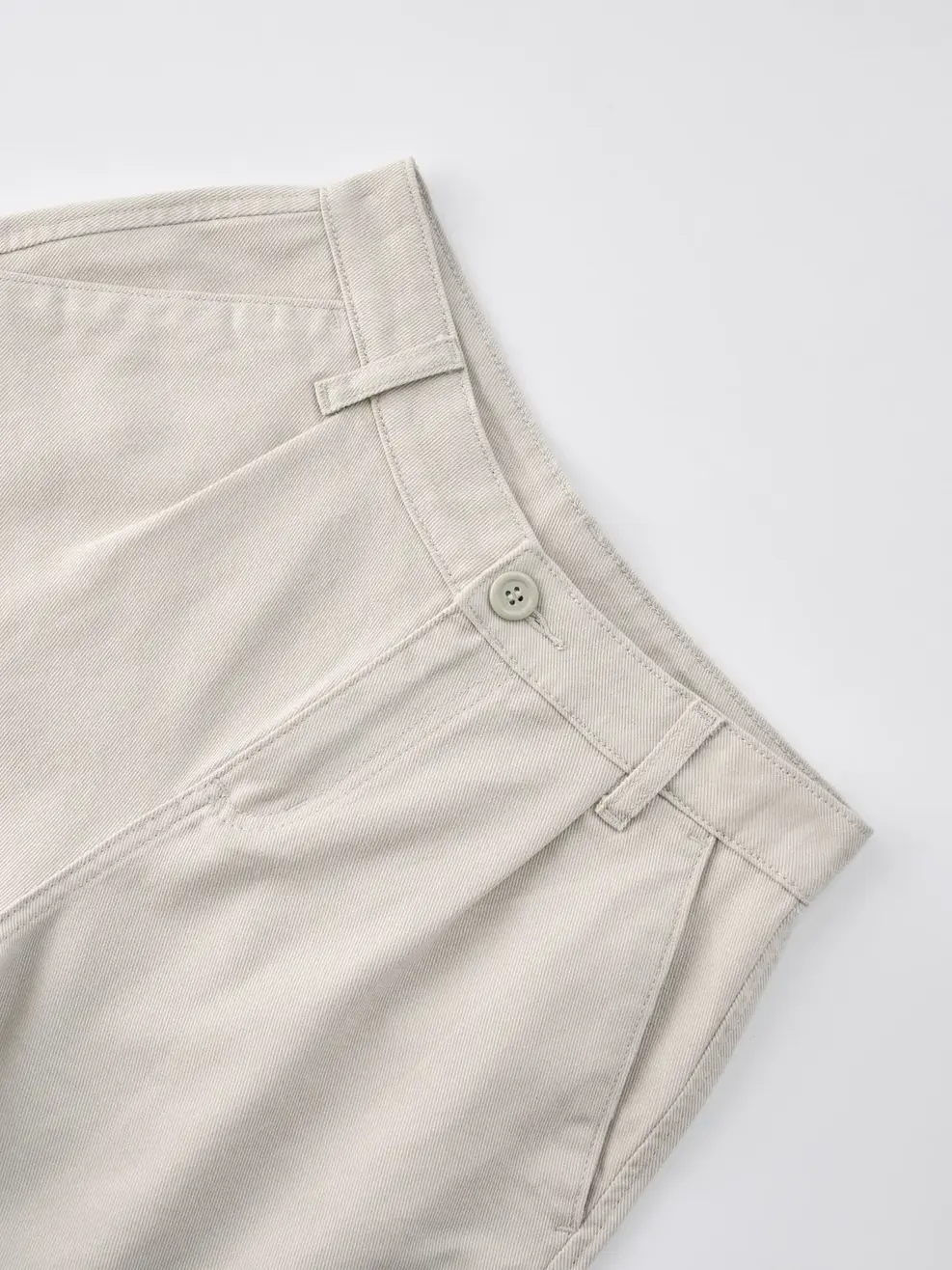 Quần Short Jeans Nữ Chiết Ly Gấu Cài Cúc - Be - 25