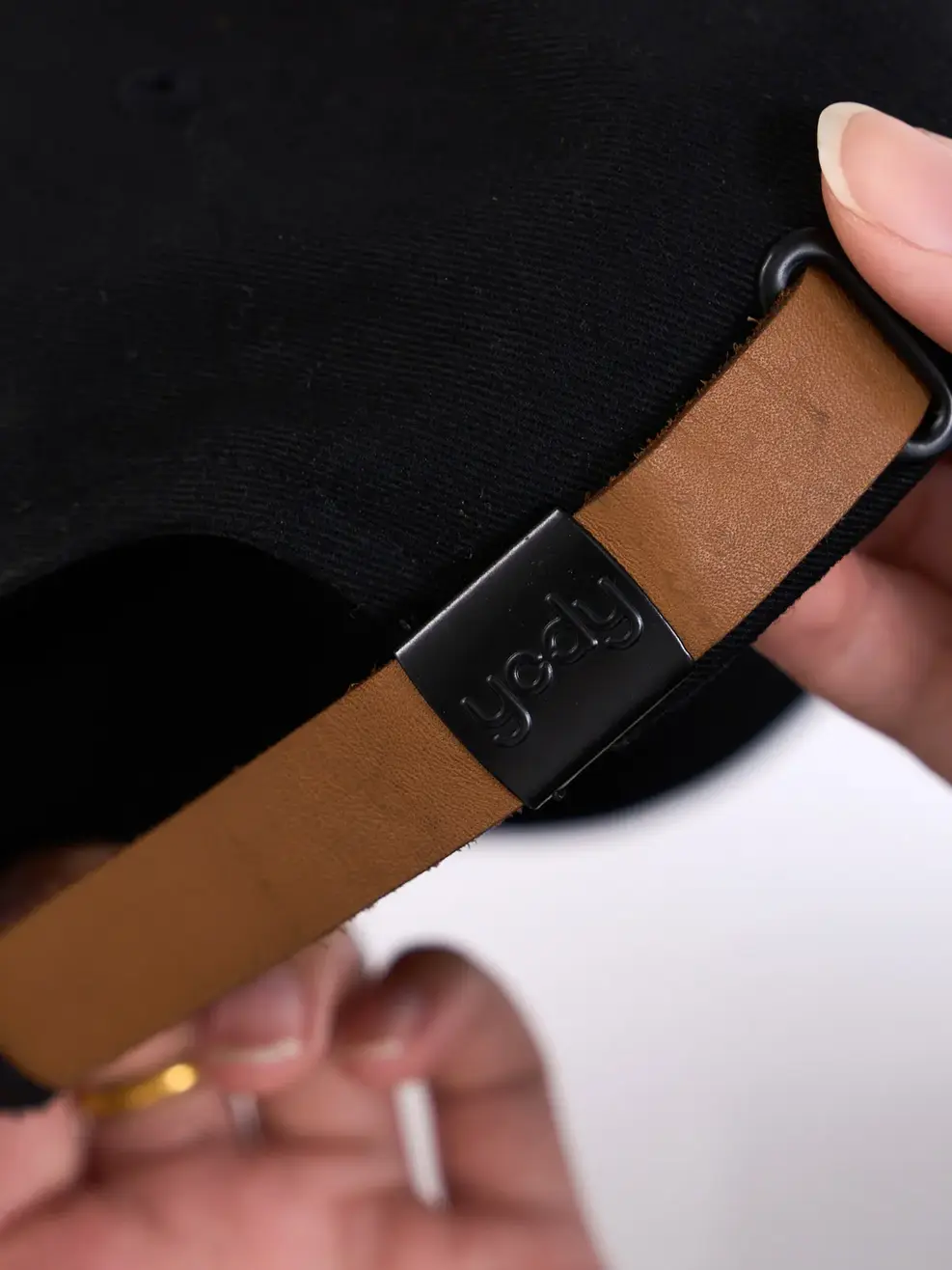 Mũ Nam In Chữ Y - Đen