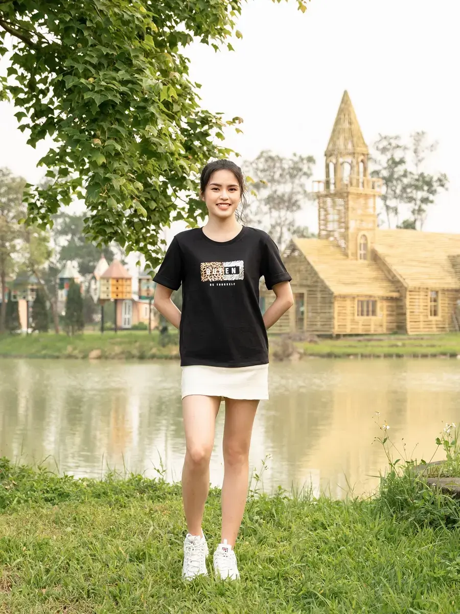 Áo thun nữ in QUEEN - Đen - L