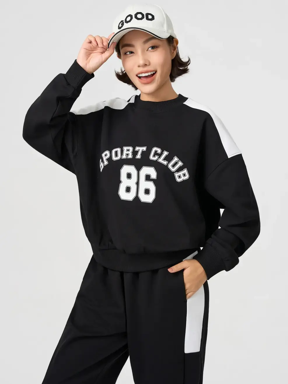 Bộ Đồ Nữ Cổ Tròn In Hình - Đen 001 - S