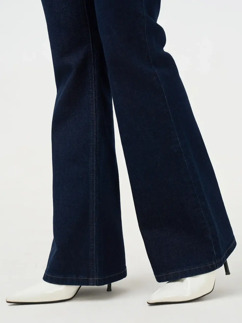 Quần Jeans Nữ Flare Tôn Dáng - Màu chàm 001 - 27