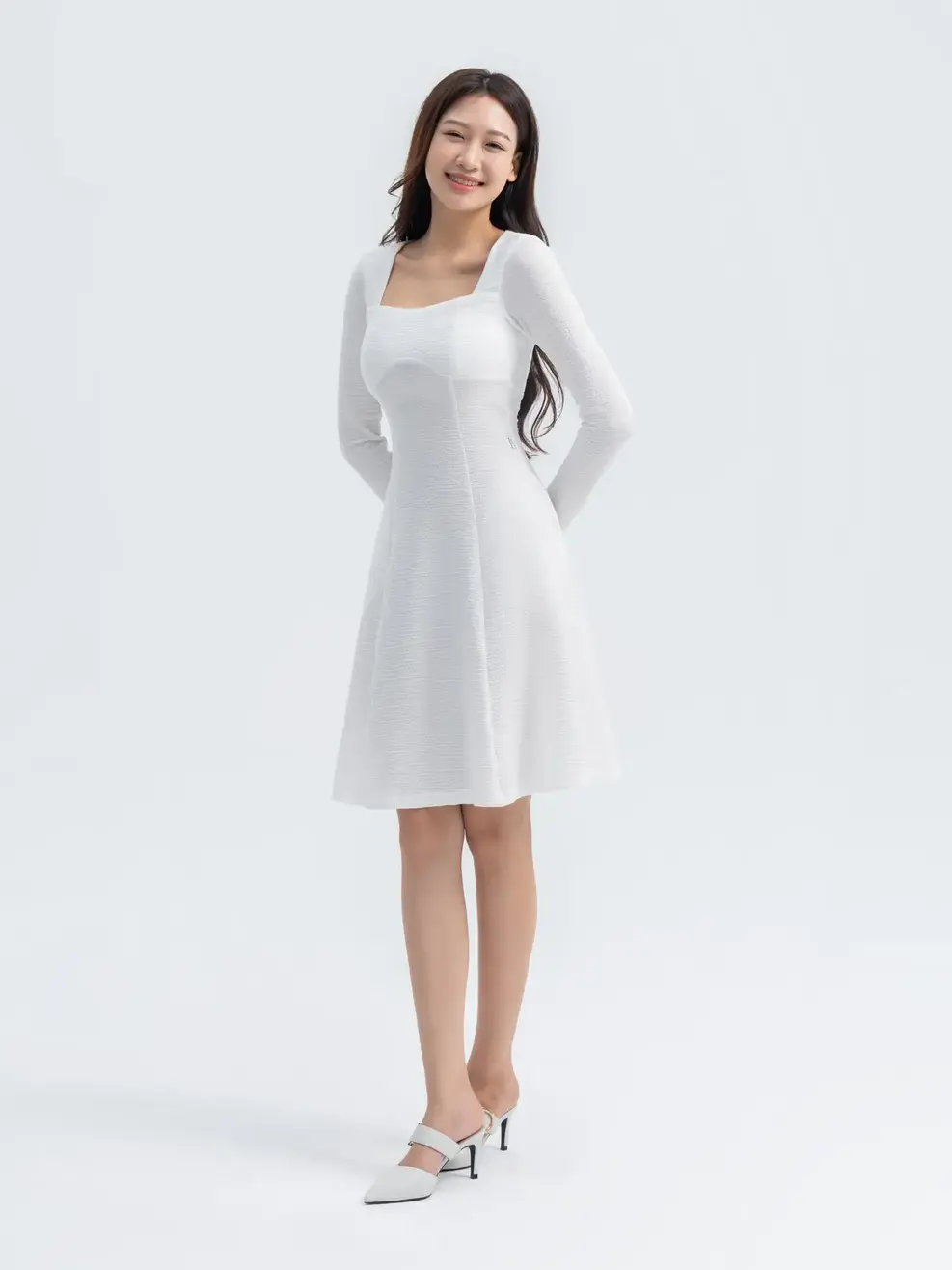 Đầm Đông Nữ Tay Dài Cổ Vuông - Trắng - S