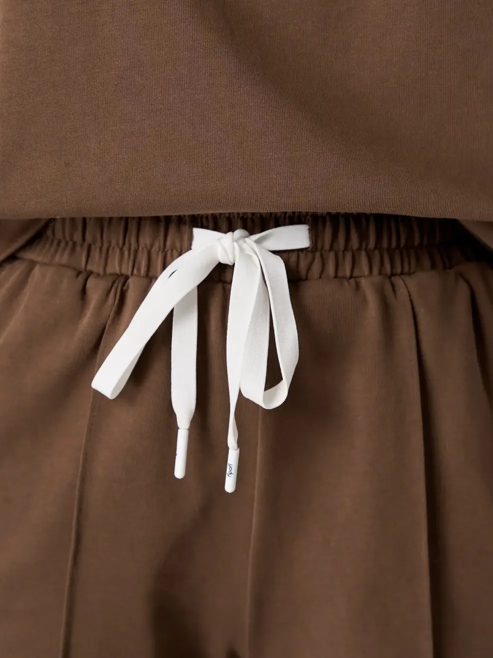 Bộ Đồ In Ngực Áo - Màu nâu 002 - M