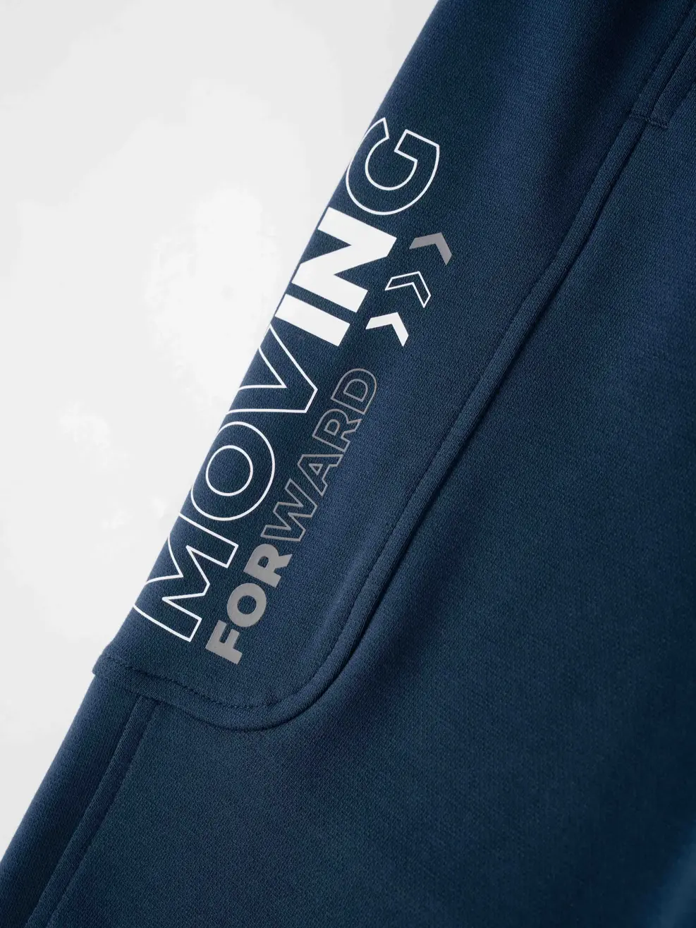 Quần Nỉ Kid Boy Moving Forward - Tím Than 006 - 110