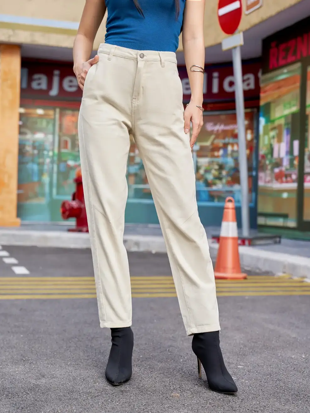 Quần khaki dáng boy túi dọc - Be sáng - 27