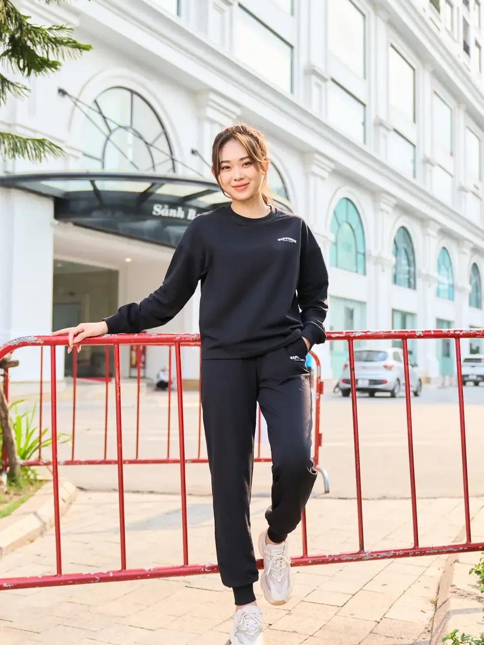 Bộ đông nữ nỉ in chữ HAPPINESS - Đen - S