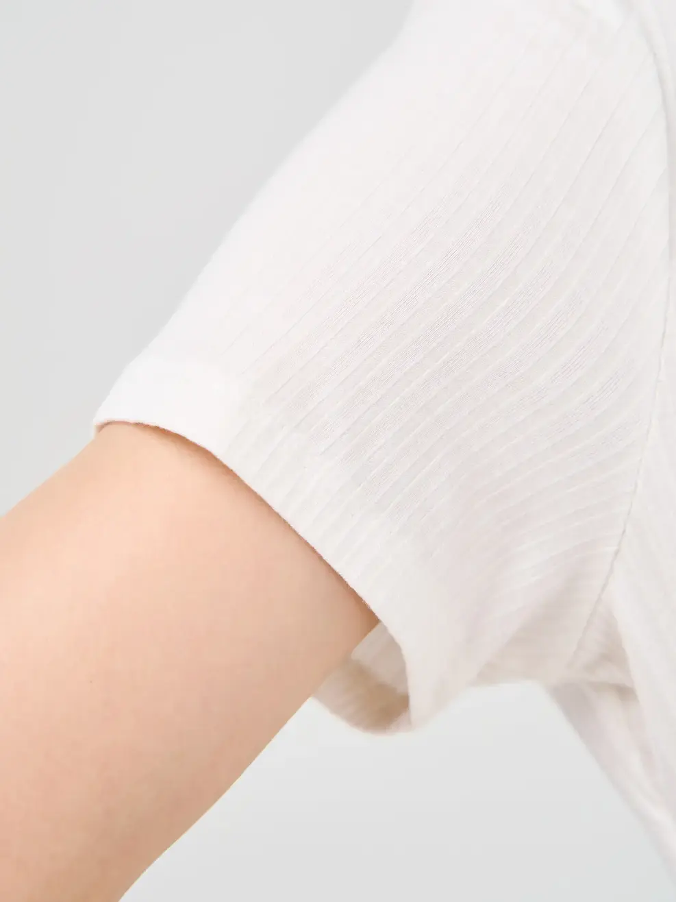 Áo thun cổ vuông - Trắng - XL