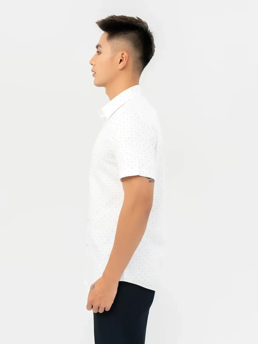 Sơ Mi Cộc Tay Nam Họa Tiết Nhí - Trắng - M