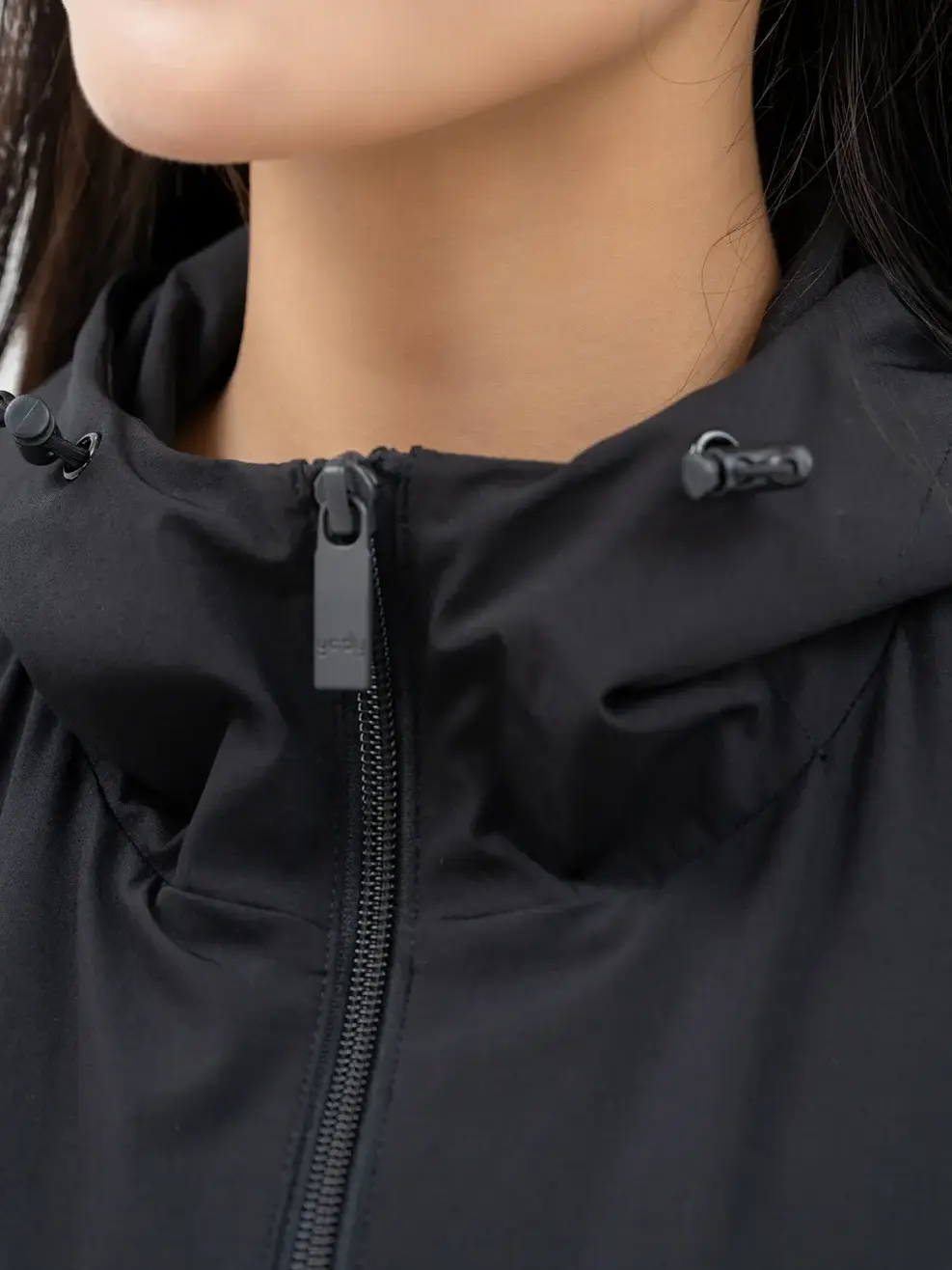 Áo Khoác Thể Thao Nữ Túi Hộp  - Đen - S