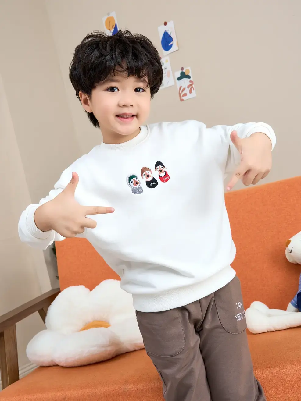 Áo nỉ trẻ em dáng rộng thêu cún - Trắng - 4