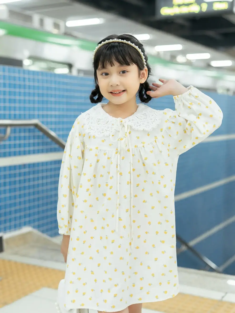 Đầm kid ren cổ buộc nơ - Be chấm bi - 2