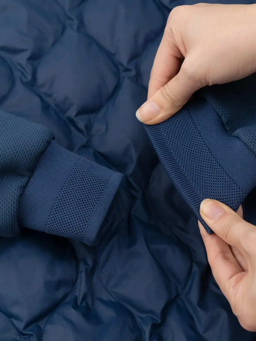 Phao Vip Nữ Lông Vũ Tay Raglan Có Mũ - Tím than - M