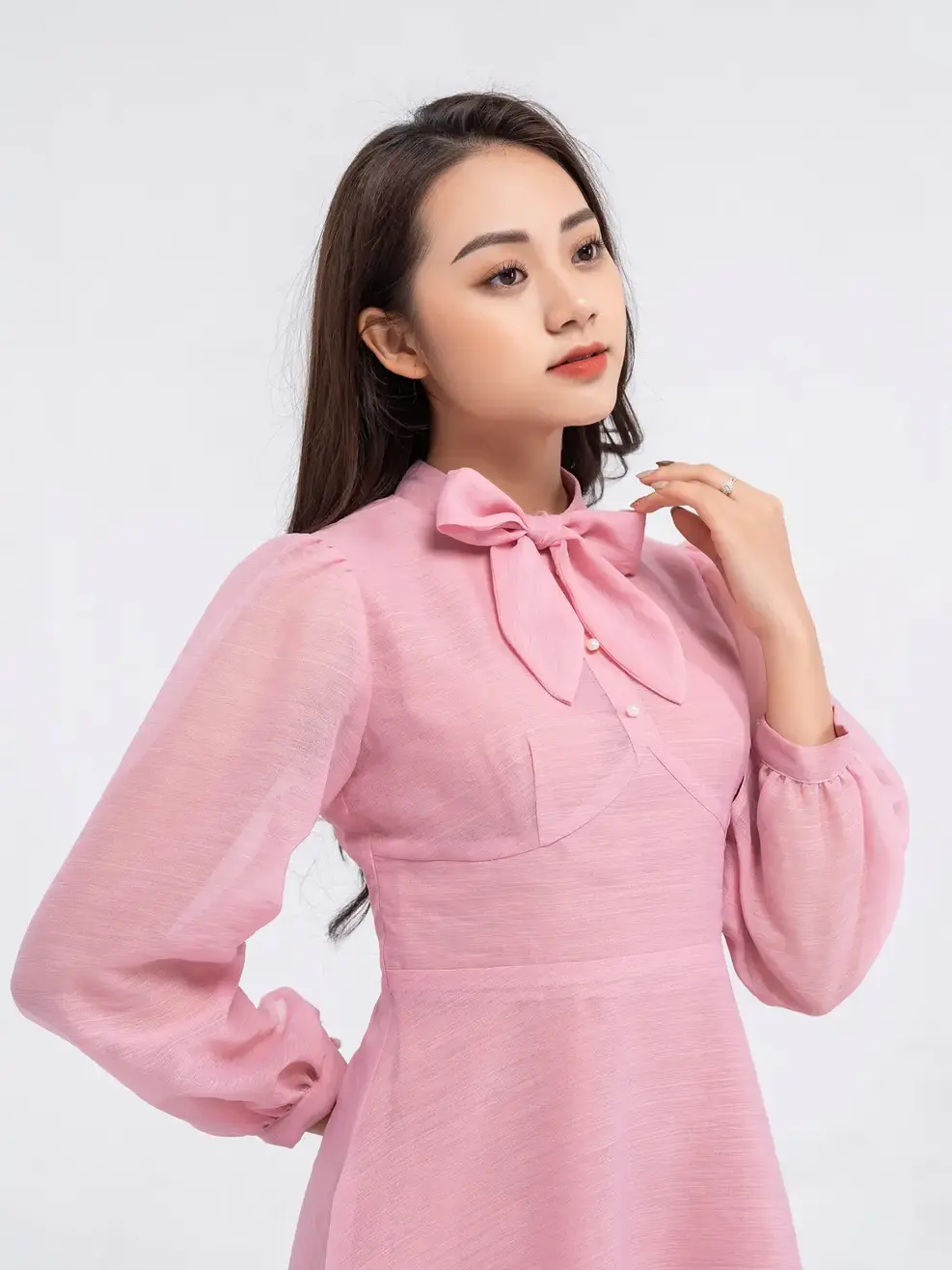 Đầm tơ cổ nơ - Hồng - M