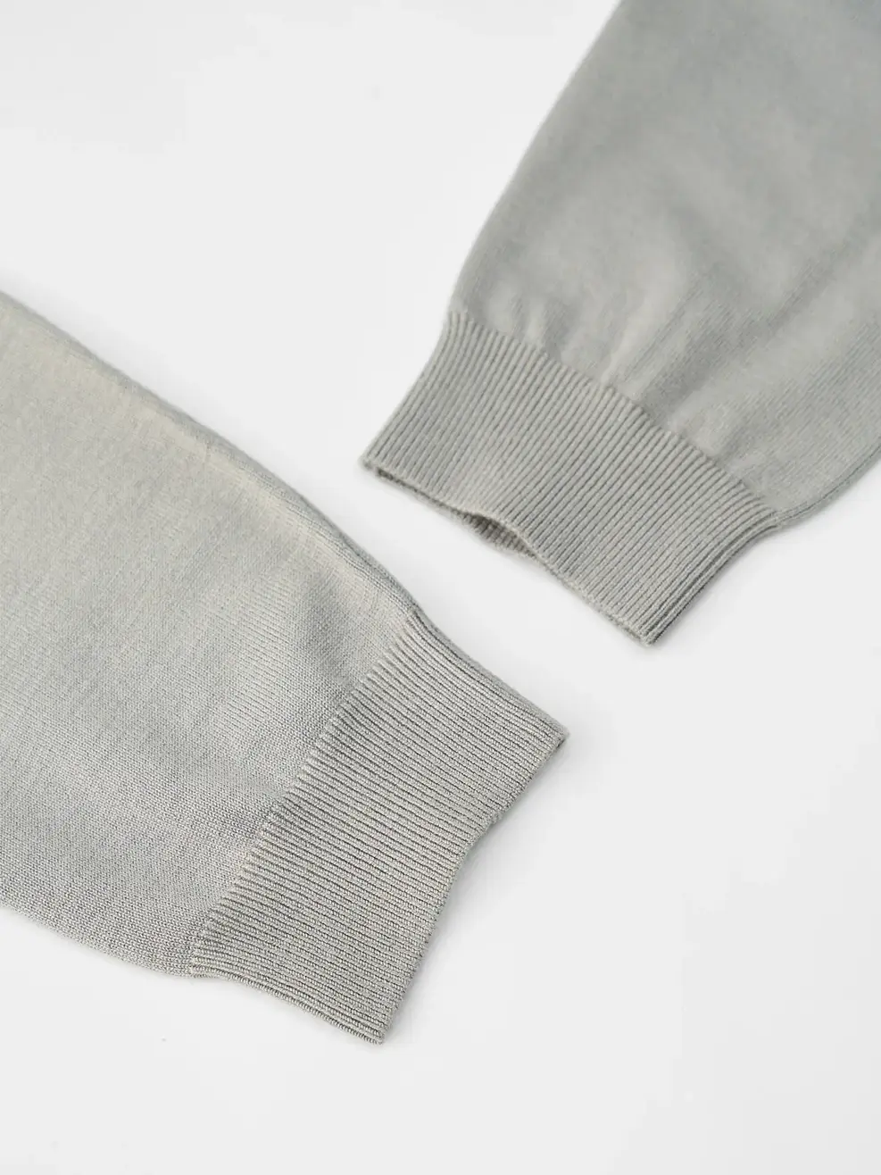 Áo Len Regular Cổ Tròn Mỏng Cơ Bản - Xám 004 - XL