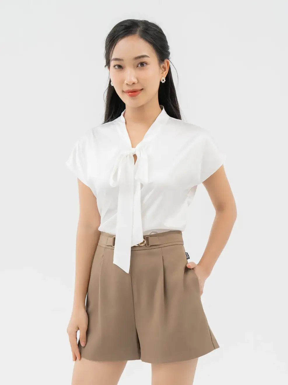 Sơ Mi Cộc Tay Nữ Vai Chờm Nơ Cổ - Trắng - S